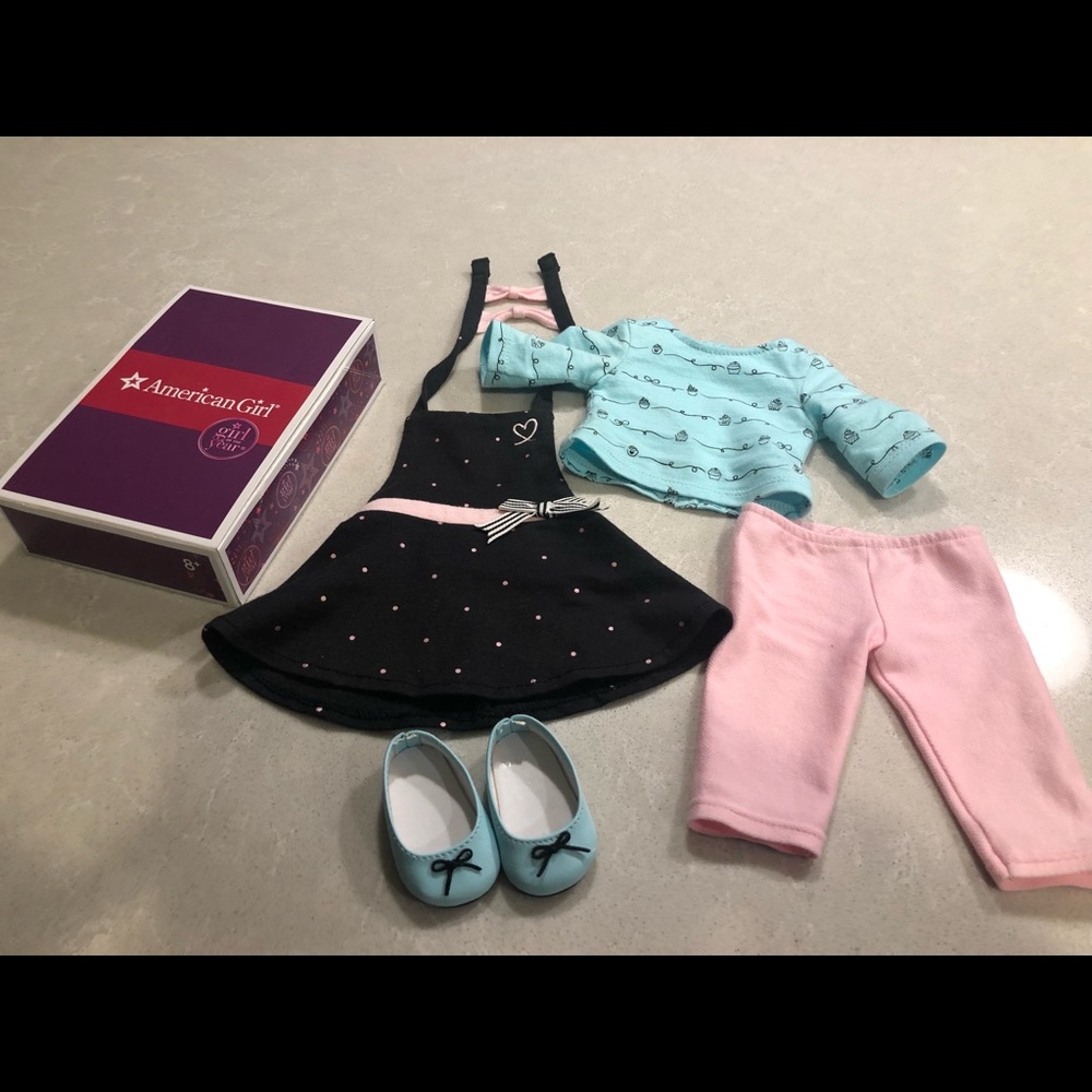 American Girl.   Grace’s baking outfit.   Gently used, in original box.